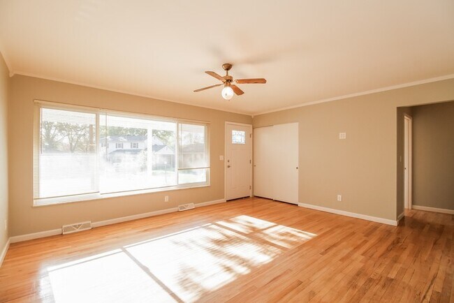 Building Photo - 1148 Lanette Dr