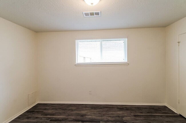 Building Photo - 206 Brandywyne Dr