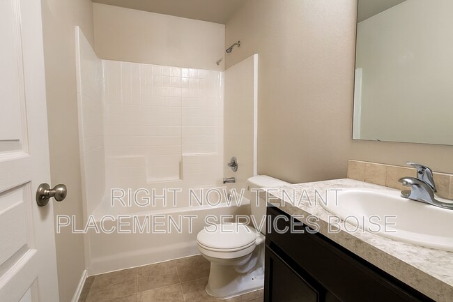 Building Photo - 25 S Shumway Ave