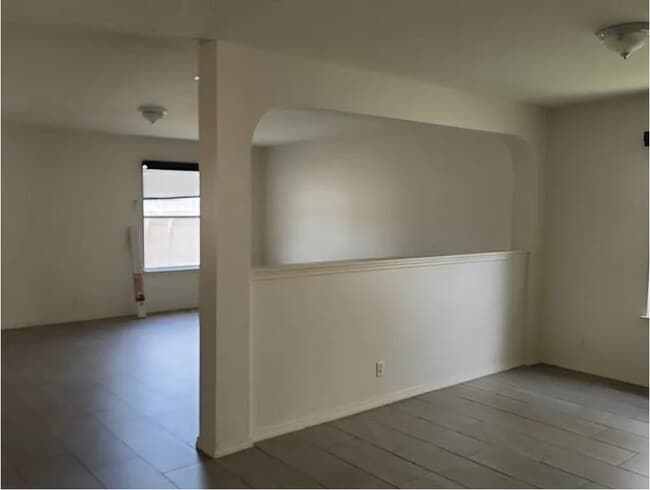 Building Photo - 213 Pentire Way