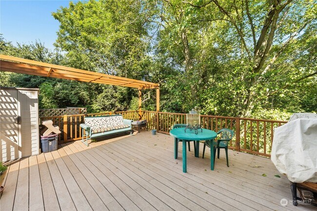 Building Photo - 4202 28th Ave SW