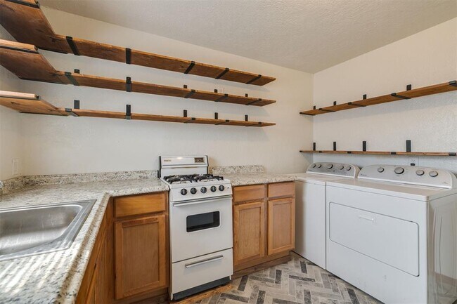 Building Photo - 1133 Stubbeman Ave