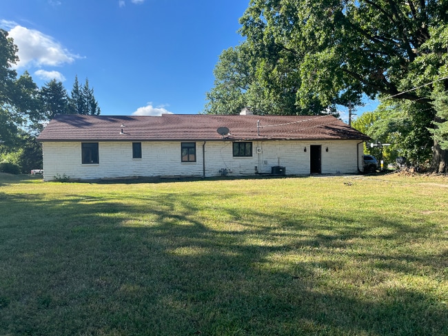 Building Photo - 7146 Parallel Pkwy