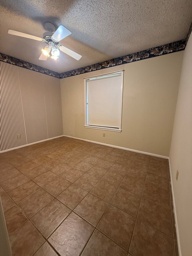 Building Photo - 129 Forest Cir