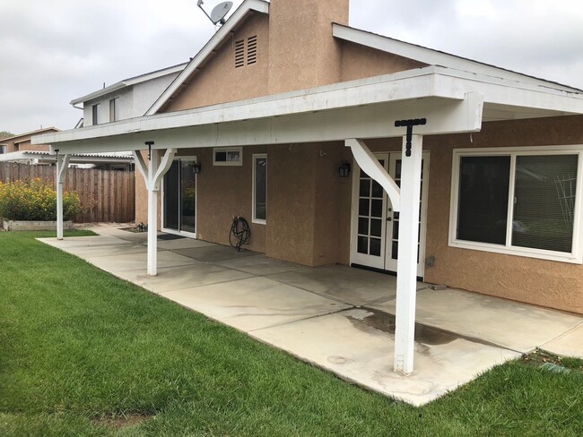 Building Photo - Beautiful East End Ventura Home