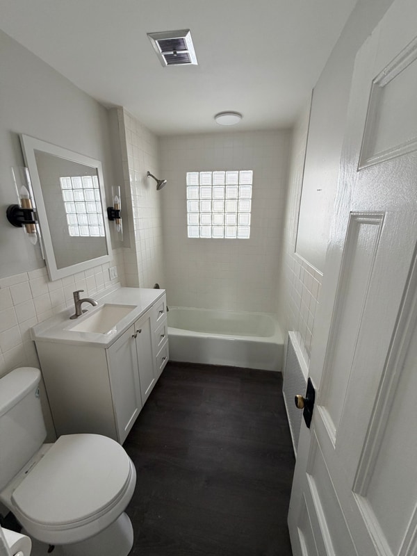 Building Photo - 61 Woodlawn St