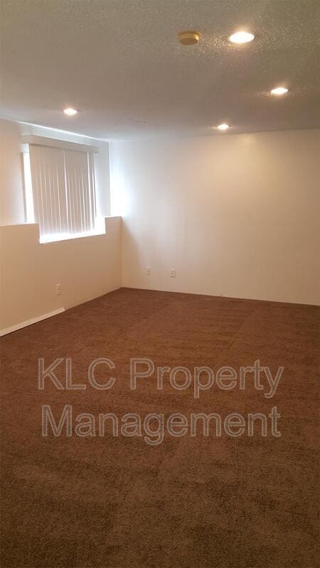 Building Photo - 3607 E 42nd St