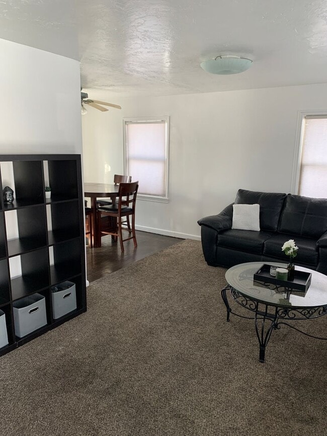 Building Photo - 3 Bedroom Home South Provo