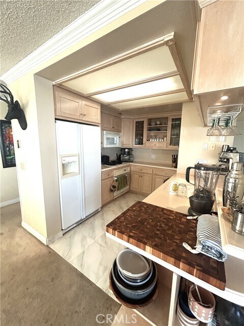 Building Photo - 625 Esplanade