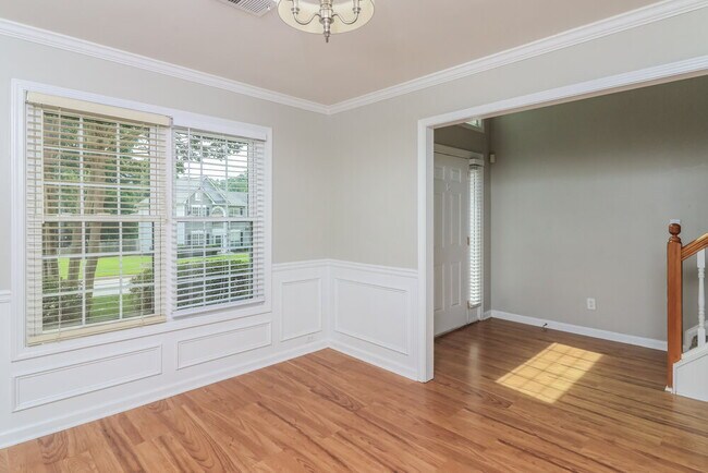 Building Photo - 1005 Crooked Creek Ct SE