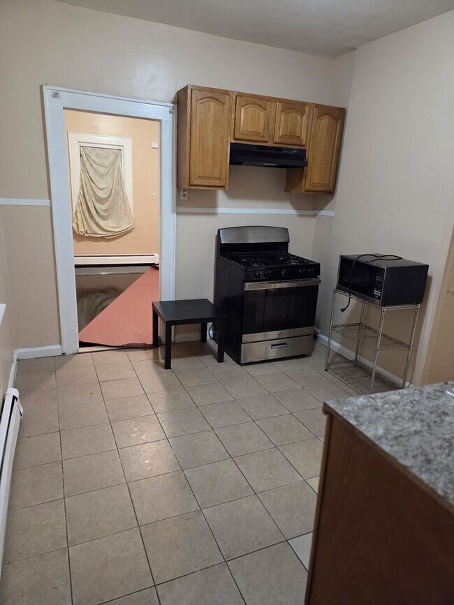 Building Photo - 24 Valley St