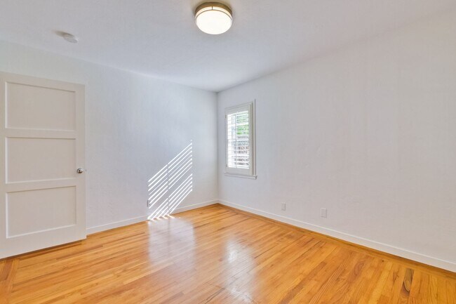 Building Photo - Wow! What a Great Home! Available Soon!