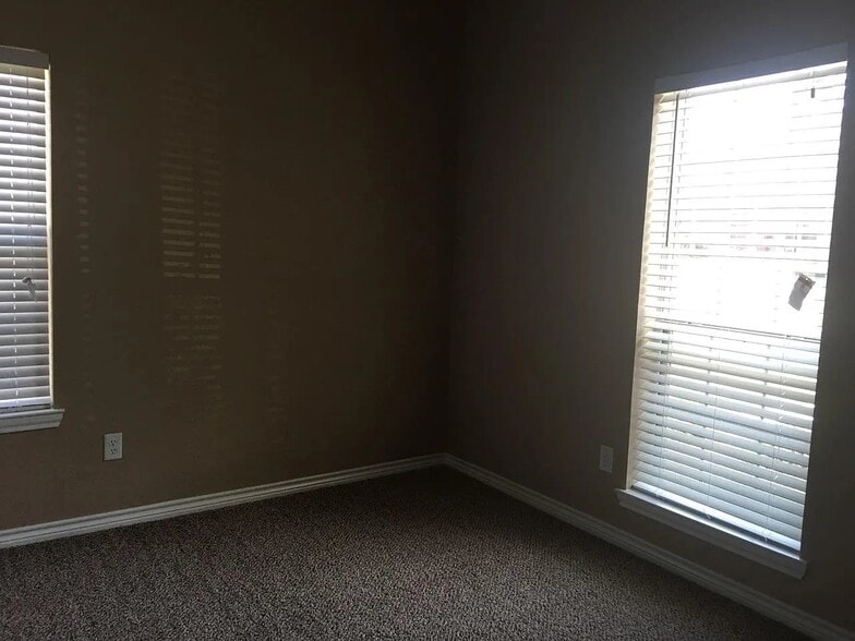 Building Photo - 108 Lemons Dr