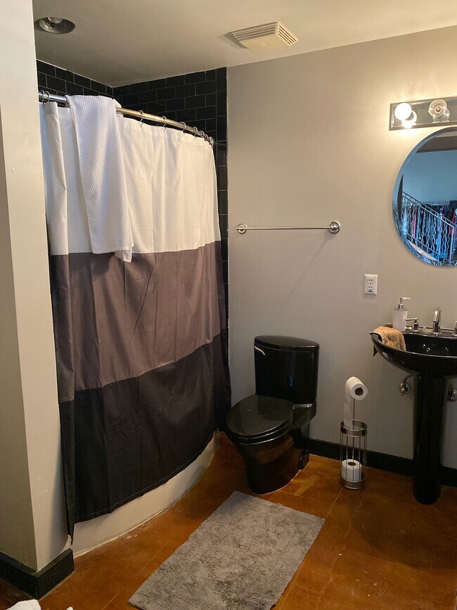 Building Photo - 2915 John R St