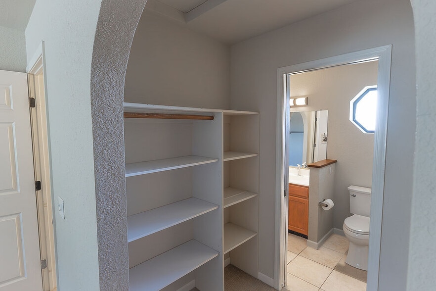 Building Photo - 3385 Poppy Trail Dr