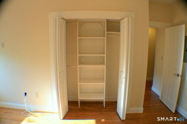 Building Photo - 67 Warren St