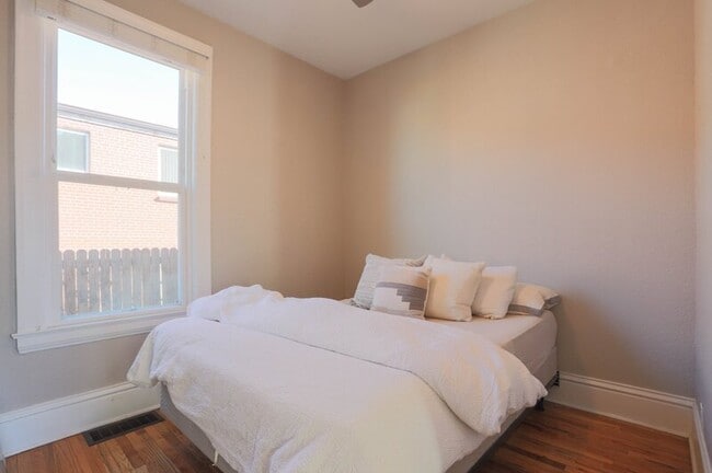 Building Photo - 2220 W 31st Ave