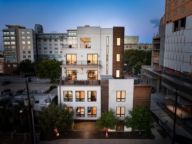 Building Photo - 2934 N Hall St