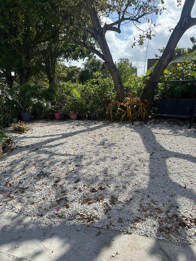 Building Photo - 820 30th St