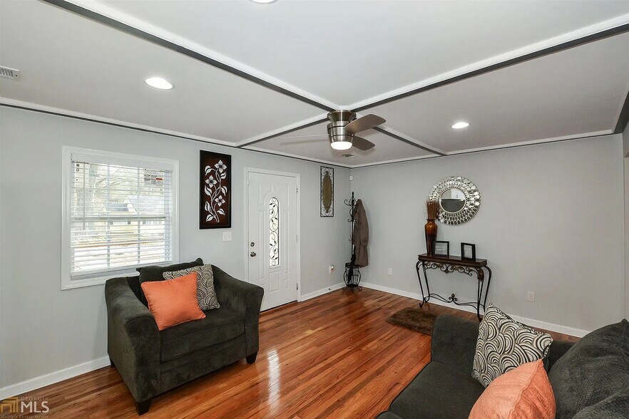 Building Photo - Room in House on Pelton Pl NW
