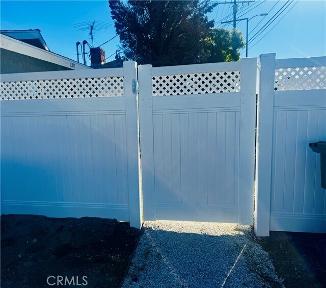 Building Photo - 7598 Coldwater Canyon Ave