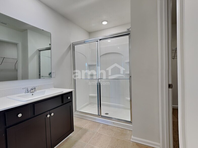 Building Photo - 912 Nelson Pl