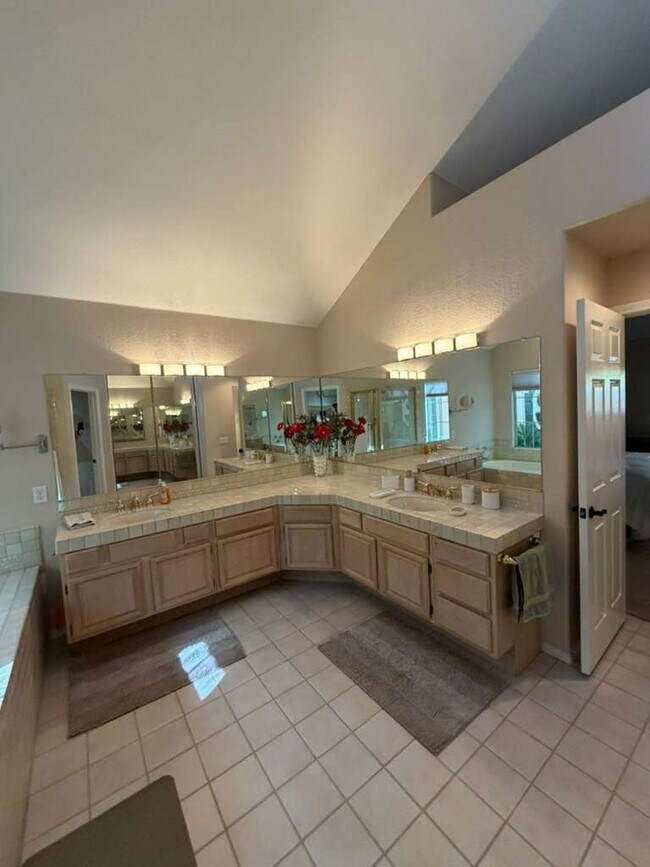 Building Photo - 11816 Caminito Corriente