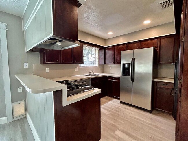 Building Photo - 1808 Sleepy Creek Way