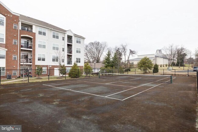 Building Photo - 9204 Charleston Dr