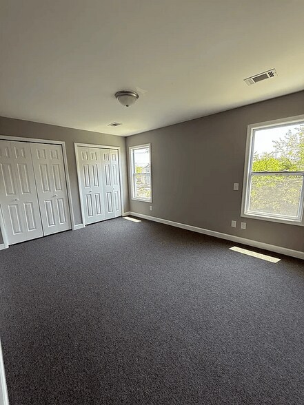 Building Photo - 211 Sollers Point Rd