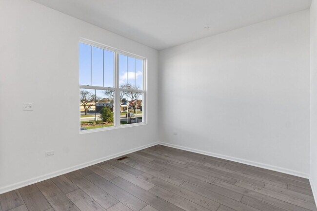 Building Photo - 1548 Slade Wy