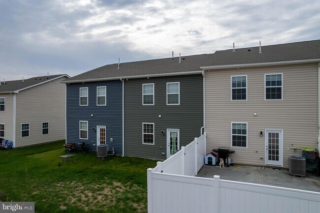 Building Photo - 262 Allison Dr