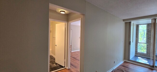 Building Photo - Short walk to Longwood! Steps to T! Large ...