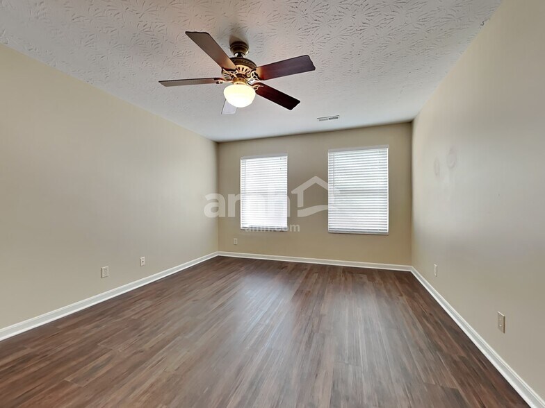 Building Photo - 3162 Bridlerun Dr