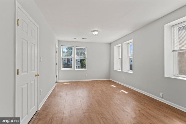 Building Photo - 1018 S 52nd St