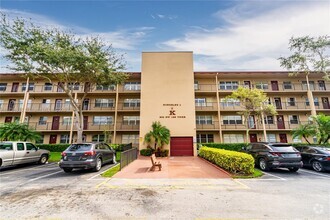 Building Photo - 801 SW 133rd Terrace
