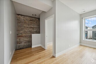 Building Photo - 2526 W Lexington St