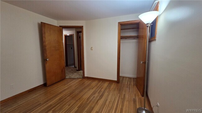 Building Photo - 419 Cherokee Dr
