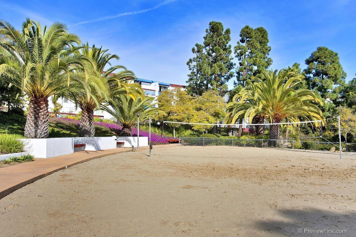 volleyball, sand court - 3050 Rue Dorleans