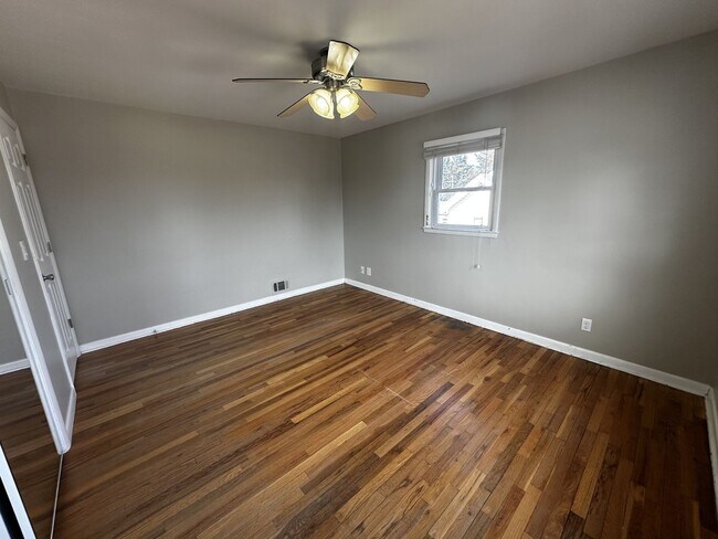 Building Photo - 718 N 86th St