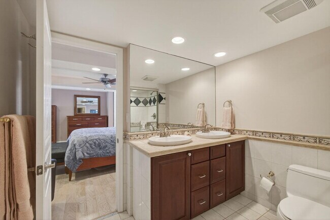 Building Photo - 5550 N Ocean Dr