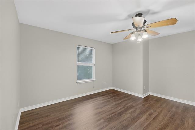Building Photo - 2216 Chestnut Dr