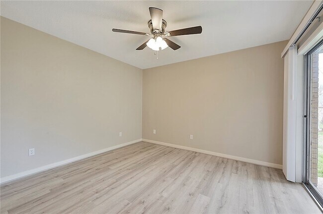 Building Photo - 805 San Benito Dr