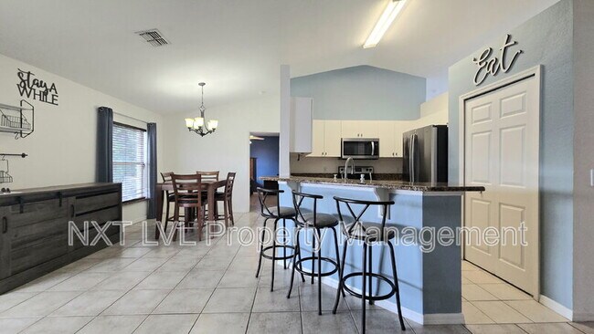 Building Photo - 1231 NW 22nd Ave