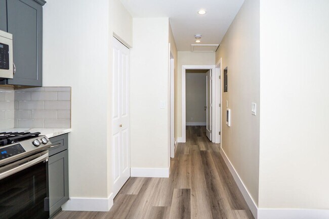 Building Photo - Beautiful detached 2/1 in North Park!  Pri...