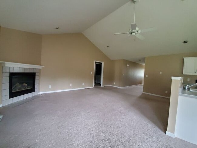Building Photo - 3 Bedroom On Cul-de-sac, East Side Location