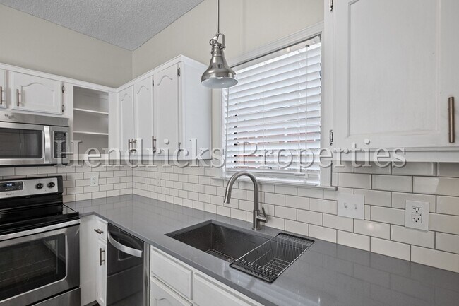 Building Photo - 8697 Citrus Bend Dr