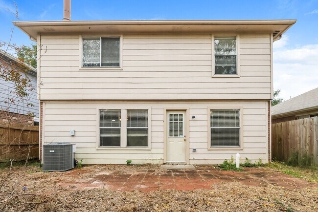 Building Photo - 19530 Sandy Bank Dr