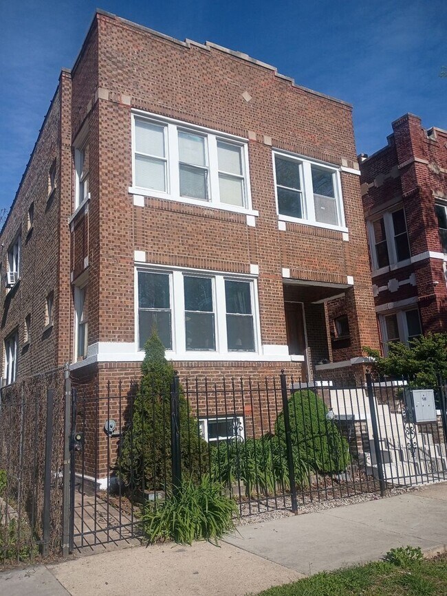 Primary Photo - Brick 2 Flat