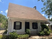 Building Photo - 361 College Dr
